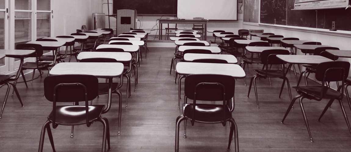 Back-of-a-classroom-in-black-and-white