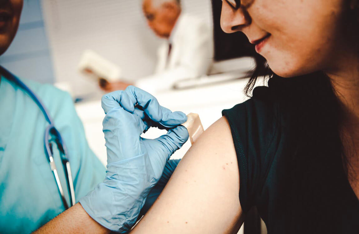 Vaccination-applying-bandage